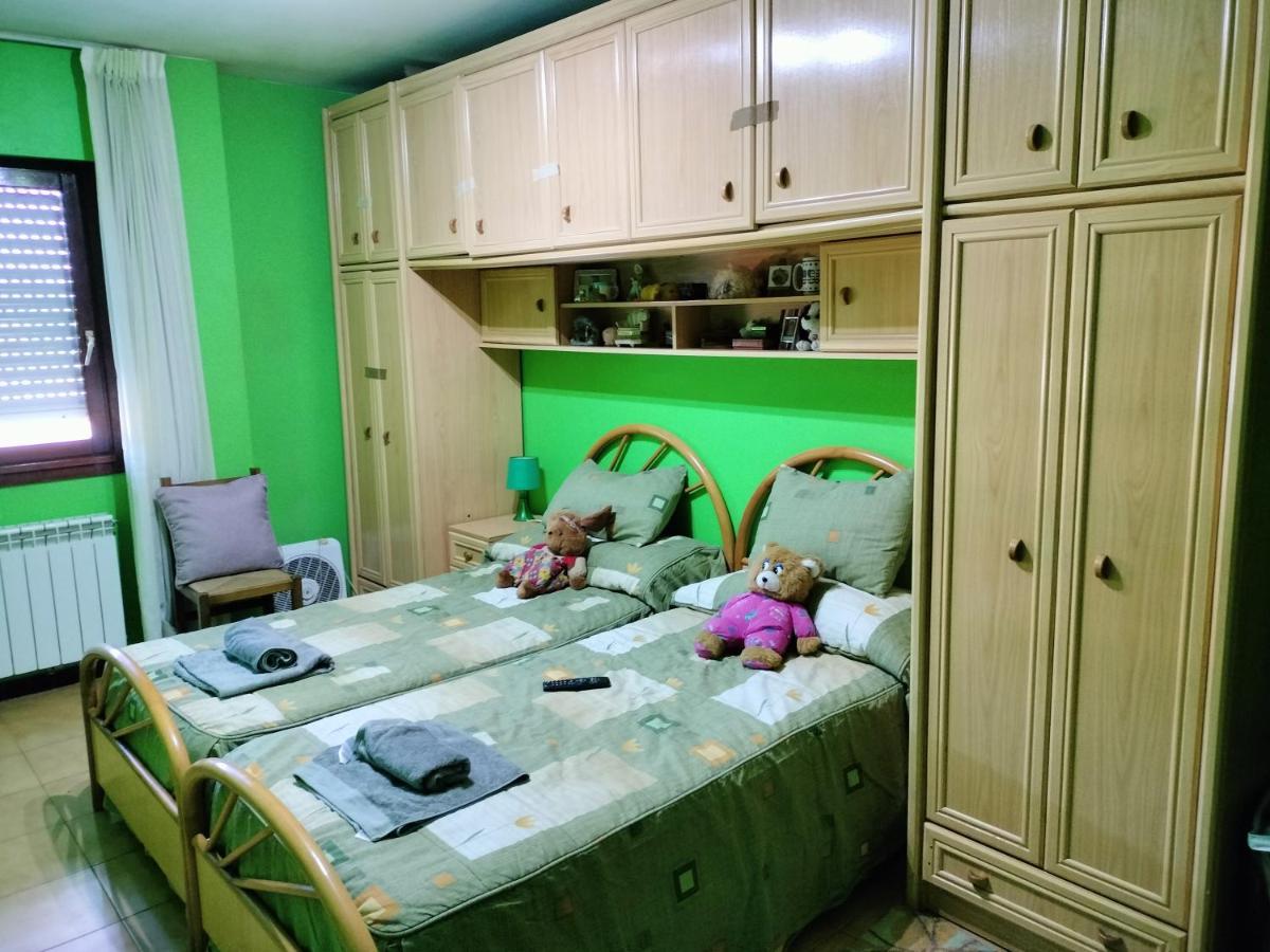 Habitación con vistas en Bádames compartido el piso con el propietario y otros huéspedes Apartamento Exterior foto